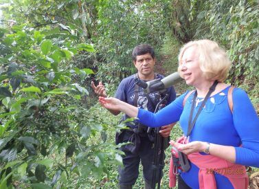 Maquipucuna-guide-and-guest-Ecuador