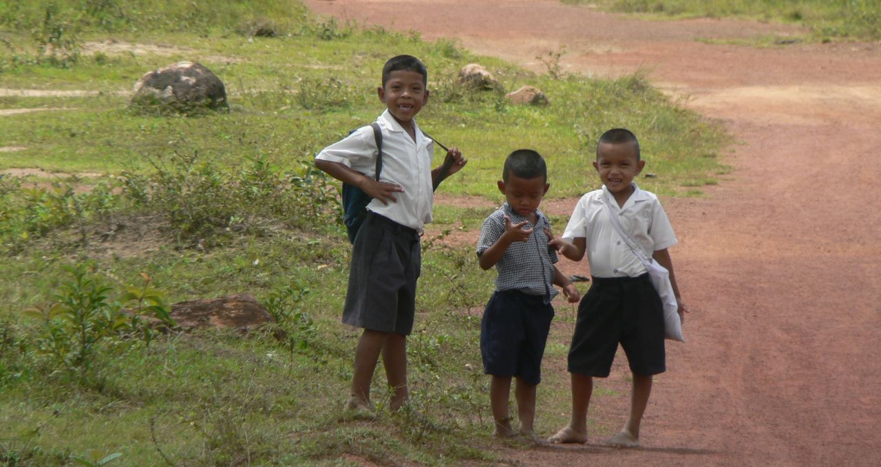 local-schoolkids-huyana-guyana