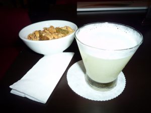 Pisco sour cocktail