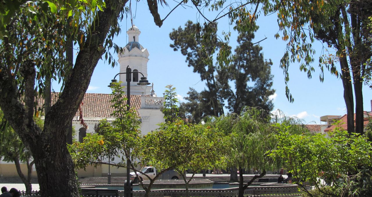 Cuenca Plaza Ecuador