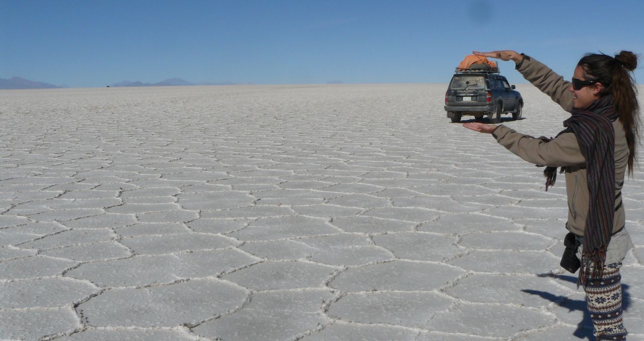 optical-illusion-uyuni-bolivia