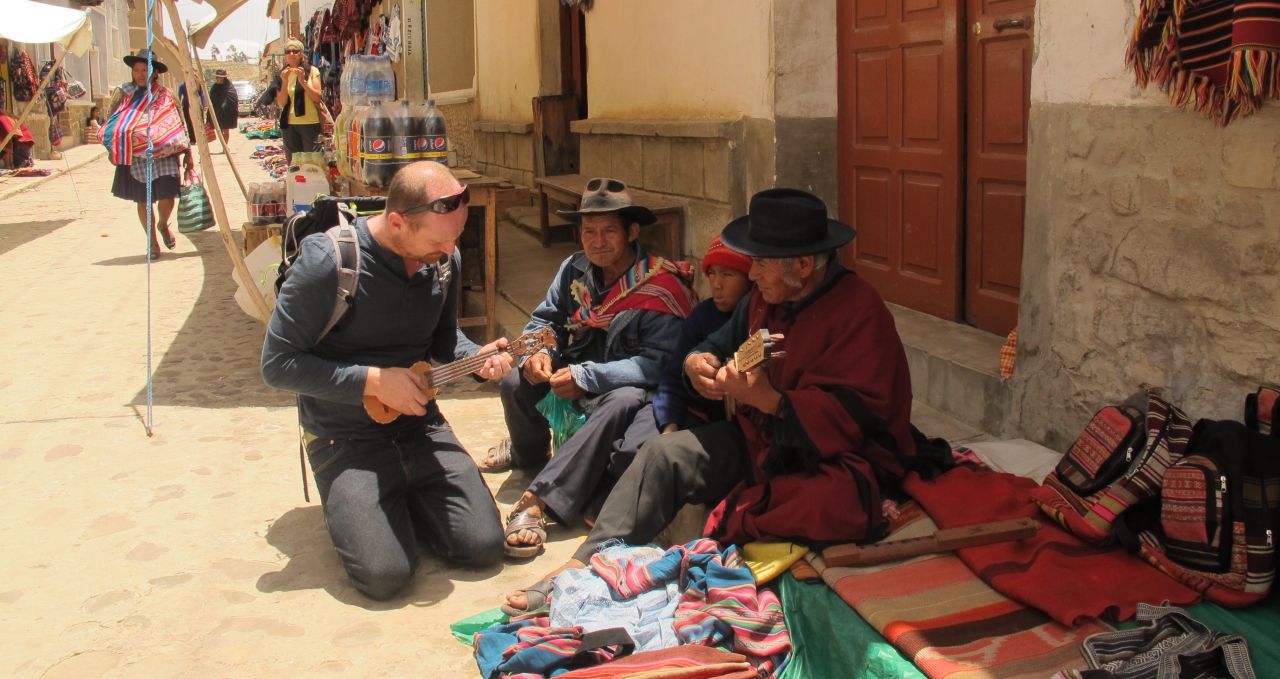 playing-charanga-tarabuco-bolivia