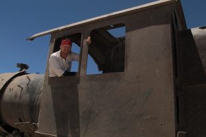 train-cemetery-uyuni-bolivia