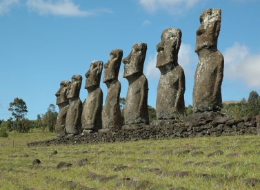 seven moais easter-island