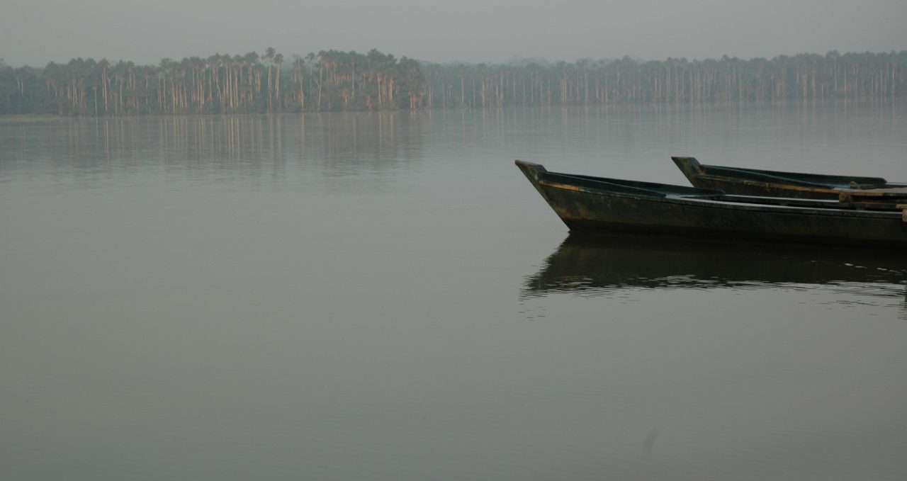 evening-sandoval-lake-lodge-amazon-peru