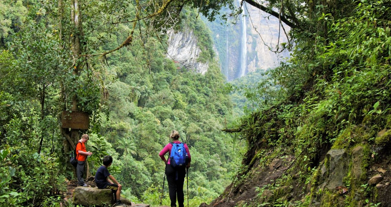 family-walk-gocta-north-peru