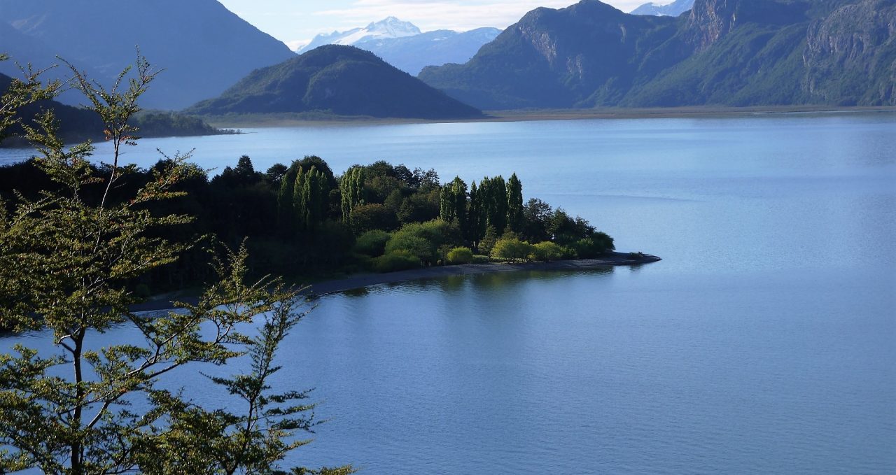 Lago Cisnes, Tierra Luna Lodge, Aysen, Chile