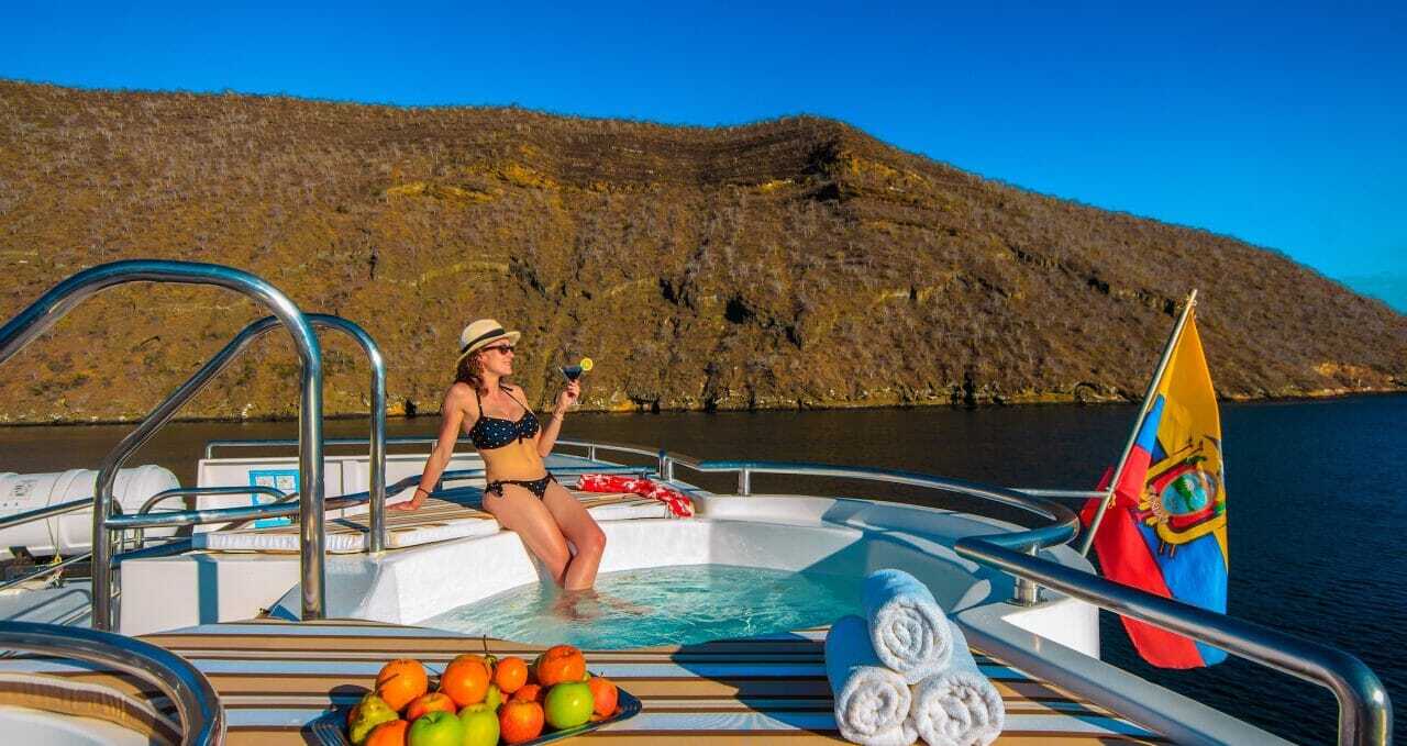 Treasure of Galapagos Sun deck Jacuzzi